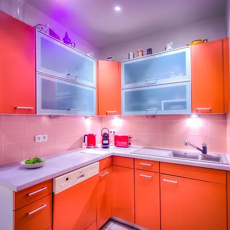 Central Sunny Spacious Appartement